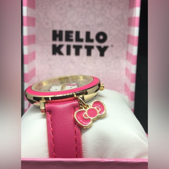 Hello Kitty pink strap gold trim pink charm watch with hello kitty logo face - Picture 12 of 13